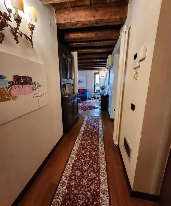 Juliets Bed Art Verona