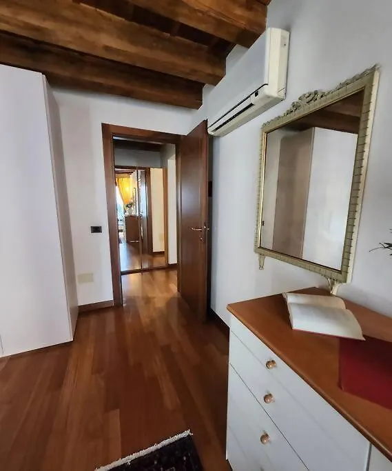 Juliets Bed Art 维罗纳