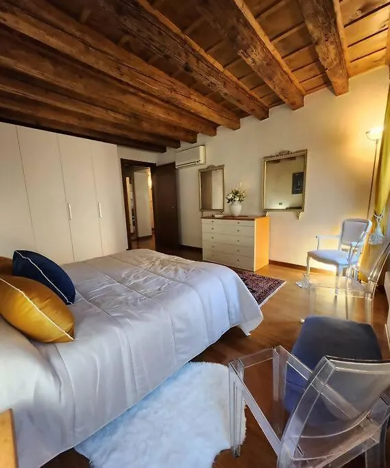 Juliets Bed Art 维罗纳 公寓